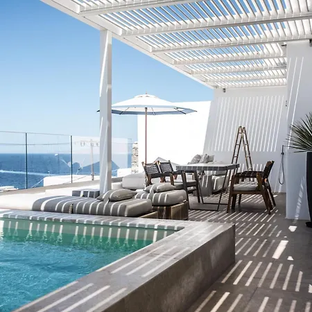 νumi Boutique Hotel