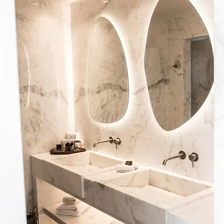 νumi Boutique Mykonos Town