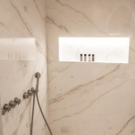 νumi Boutique Hotel