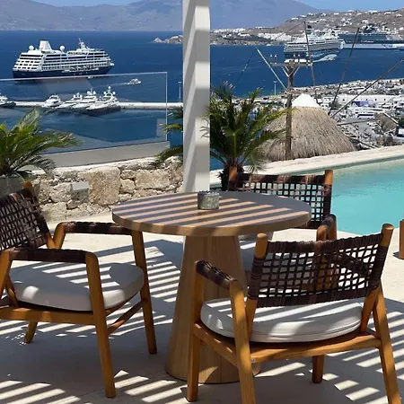 νumi Boutique Hotel