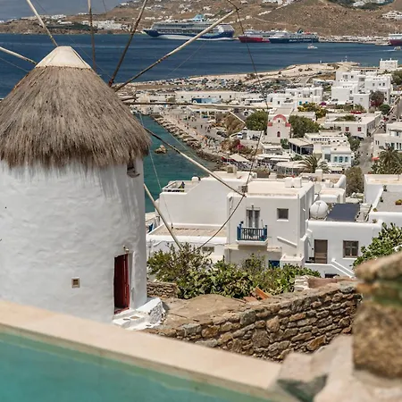 νumi Boutique Hotel