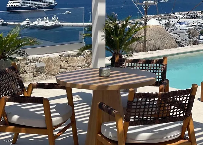 νumi Boutique Hotel