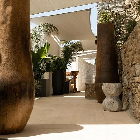 νumi Boutique Mykonos Town