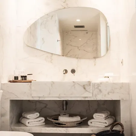 מלון νumi Boutique