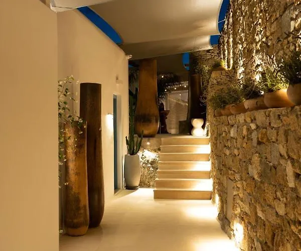 νumi Boutique Hotel