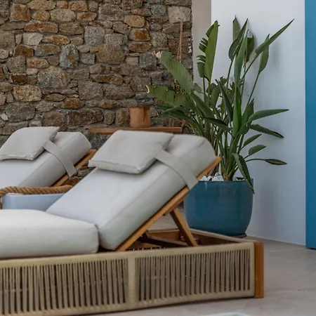 νumi Boutique *
